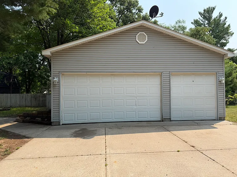 22751 Boyne St NE — Photo 23