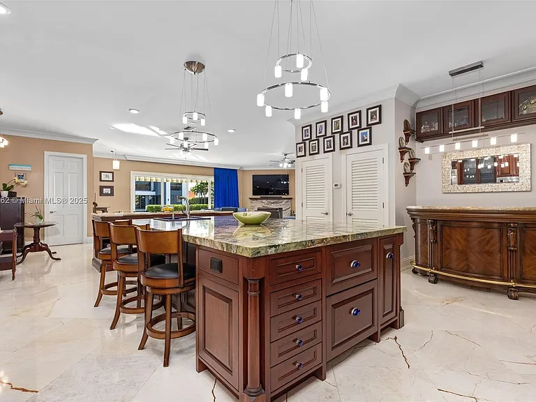 70 Bay Colony Ln — Photo 29