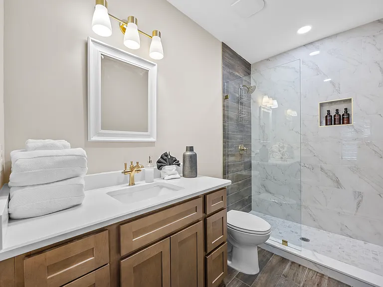1306 E Gonzalez St #A — Photo 7