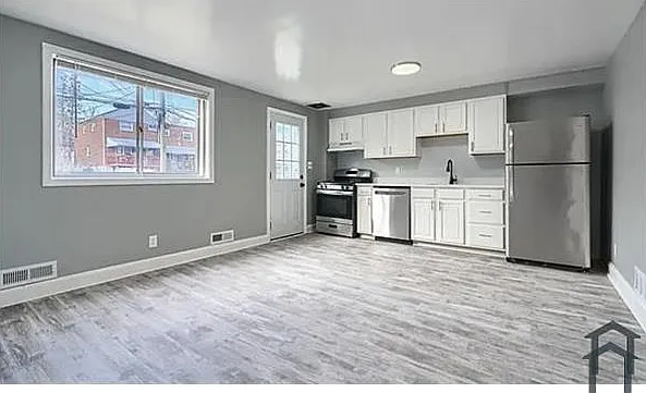 4 bed, 1424 sqft, $2,800 — Photo 4