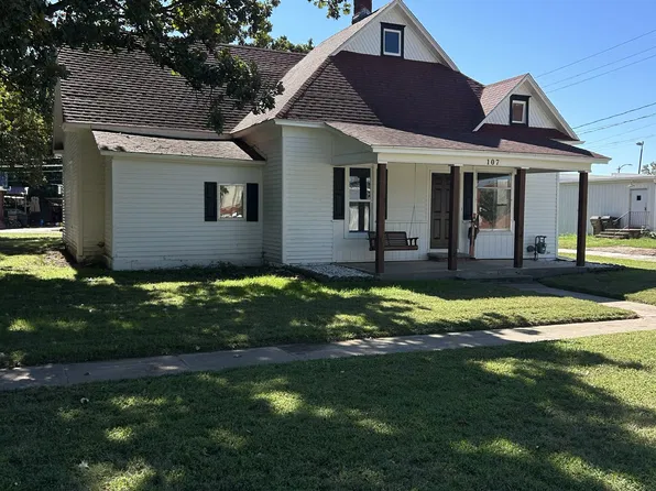 107 E Main St, Haven, KS 67543