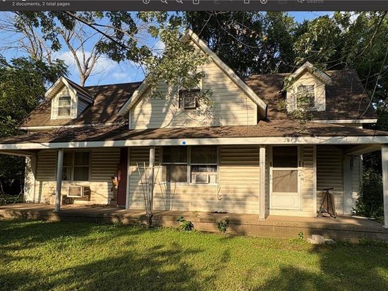 22111 S Old Town Dr, Peculiar, MO 64078