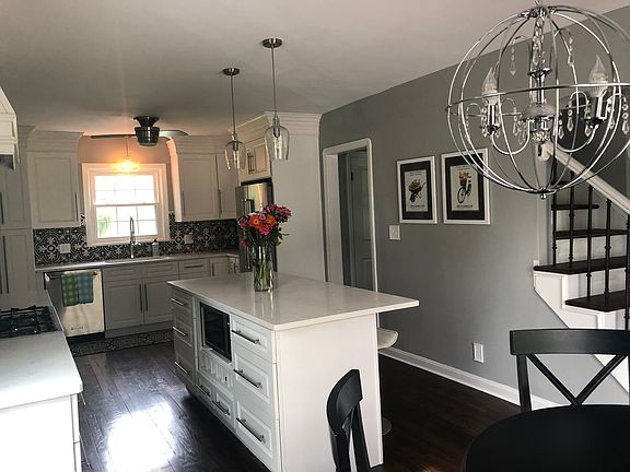 3rd image of 279 E Streetsboro St