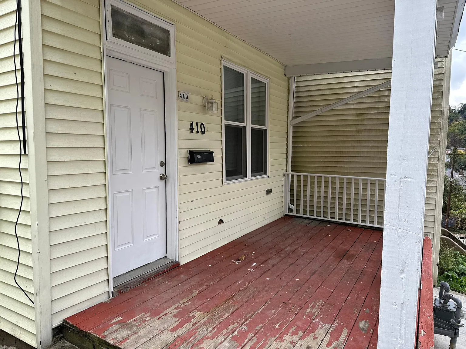 3 bed, 1.5 bath, 1361 sqft, $1,600 — Photo 3