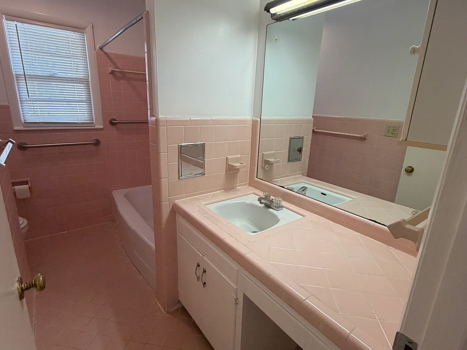 2 bed, 1136 sqft, $1,100 — Photo 3