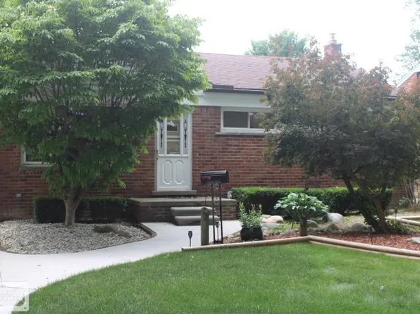 22932 Brookdale Blvd, Saint Clair Shores, MI 48082