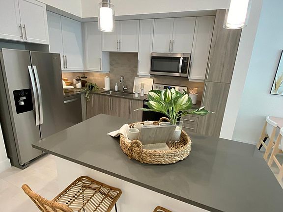 2nd image of 10500 NW 78th St #2-202