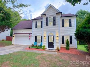 9240 Tiger Lily Ln, Charlotte, NC 28215