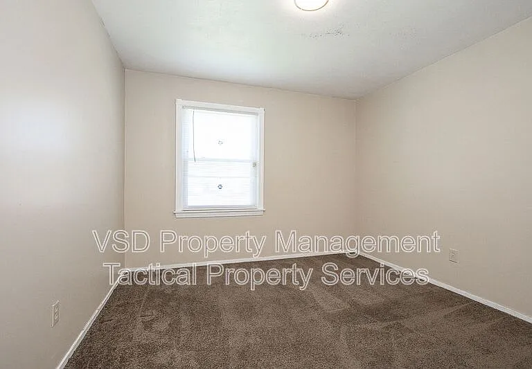 374 E 232nd St — Photo 19