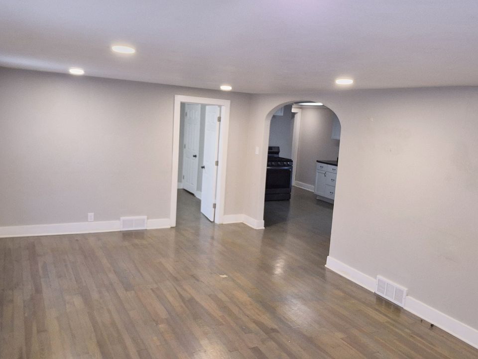 1st image of 603 Orchard St