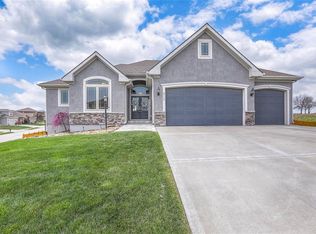 2113 Victory Ln, Kearney, MO 64060