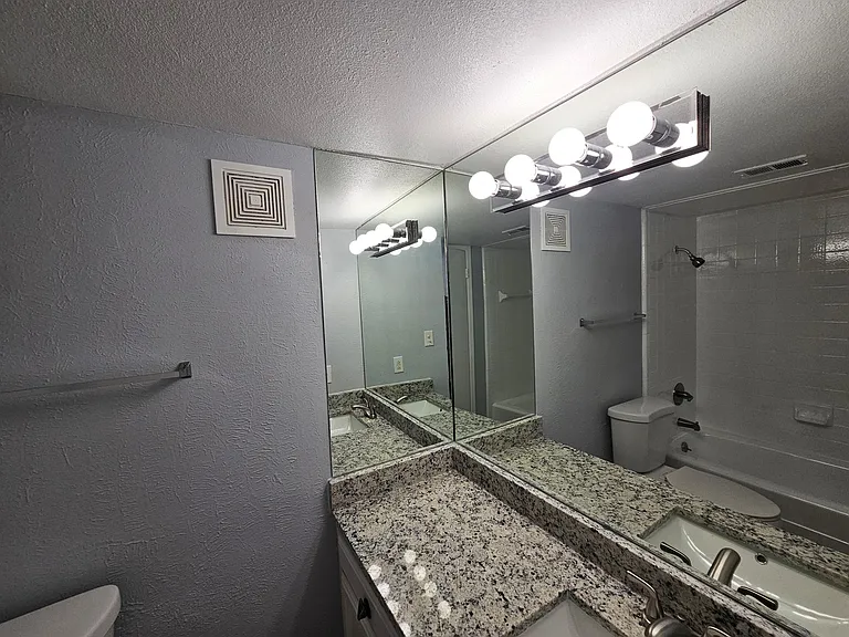 4008 Towngate Blvd — Photo 13