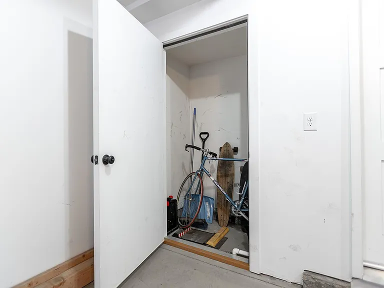 1262 N Yates St #4 — Photo 32