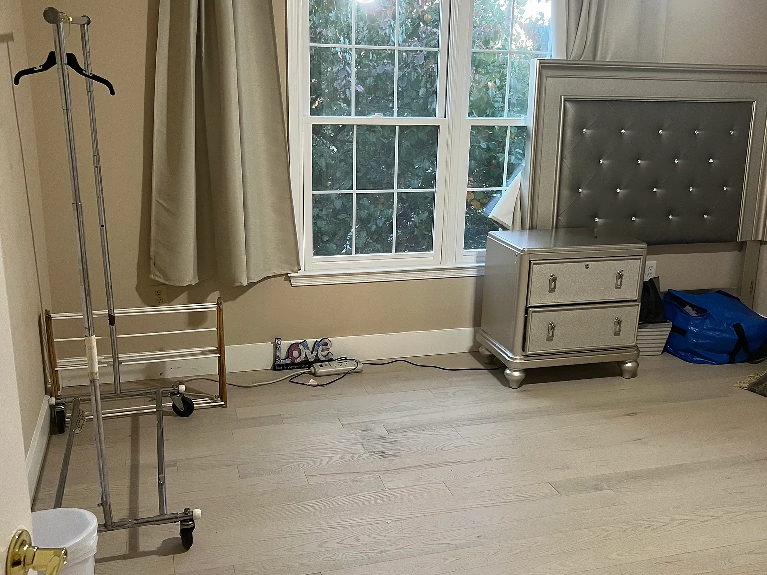 5 bed, 3.5 bath, 5128 sqft, $750 — Photo 2