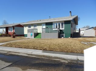 306 11th St NW, Jamestown, ND 58401