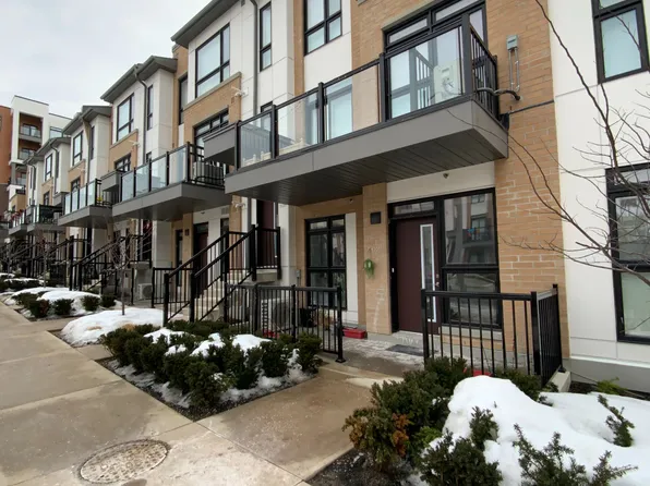 145 Canon Jackson Dr #P101, Toronto, ON M6M 0B9