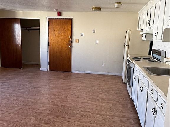 5th image of 127 Atlantic Ave APT 11