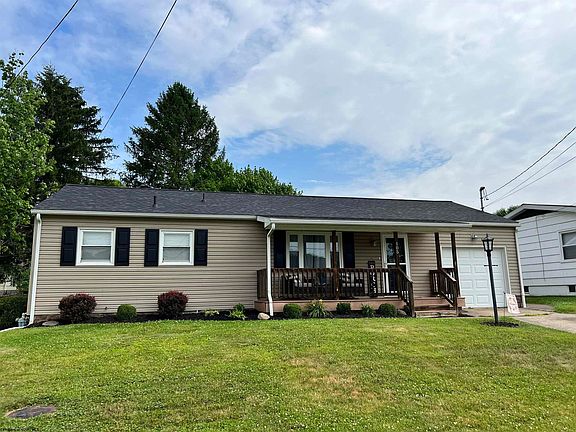 3rd image of 105 Circle Dr