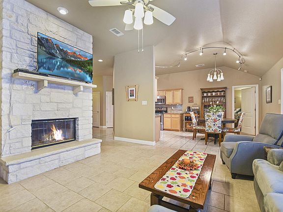 5th image of 1407 Ponderosa Bnd
