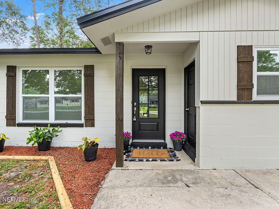 1st image of 594 CEDAR Avenue