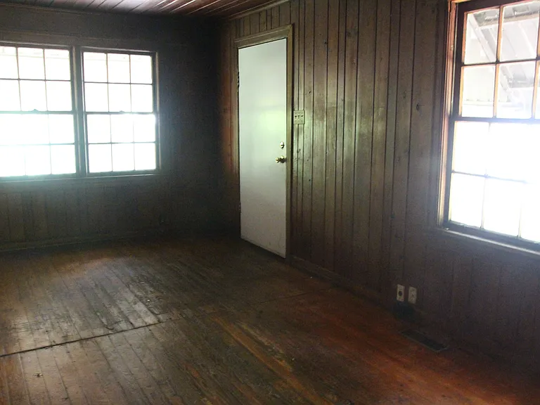 412 S Cleveland St — Photo 3