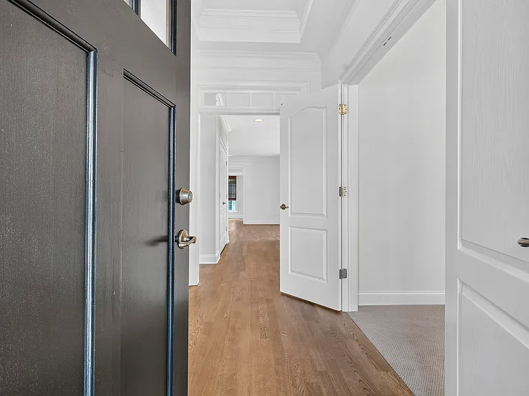 1081 Carriage Ridge Dr — Photo 13