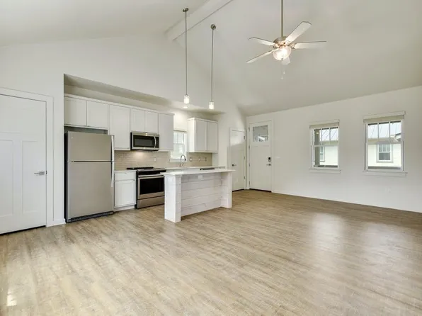 215 Rock St #11, Georgetown, TX 78626