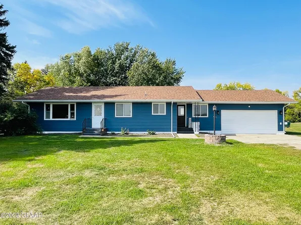 891 46th St NE, Grand Forks, ND 58267