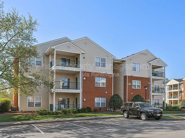 801 Virginia Center Pkwy — Photo 80