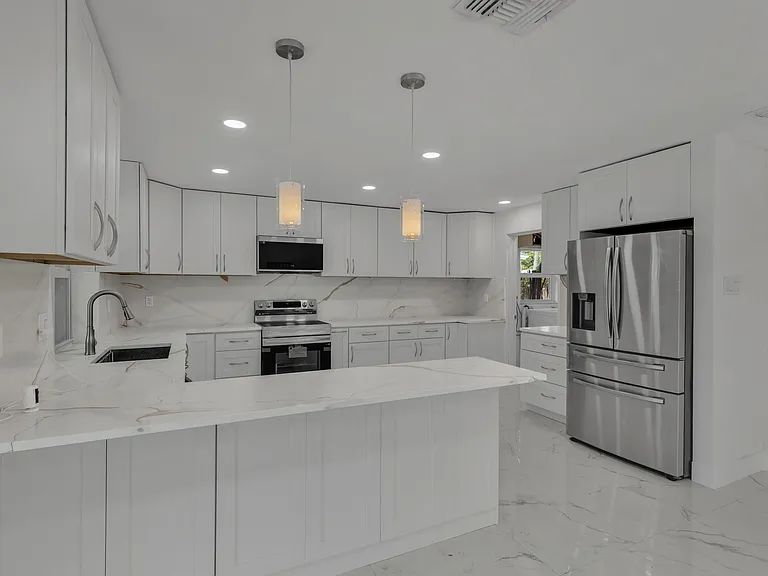 21452 Woodchuck Ln — Photo 27