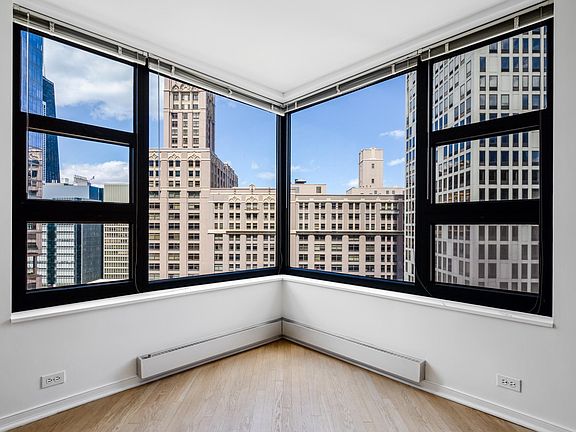 5th image of 401 E Ontario St APT 1803