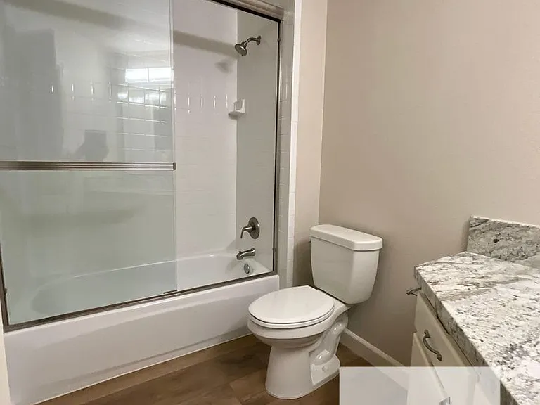 1834 E Lester Ave — Photo 22