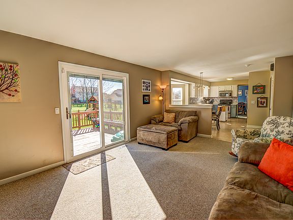 2nd image of 9866 Country Hill Ct