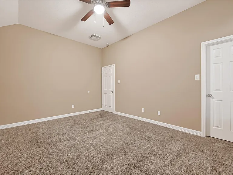 21103 Falcon Creek Ct — Photo 35
