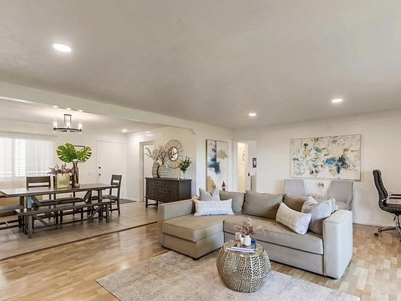 2nd image of 2540 Clairemont Dr Unit 105