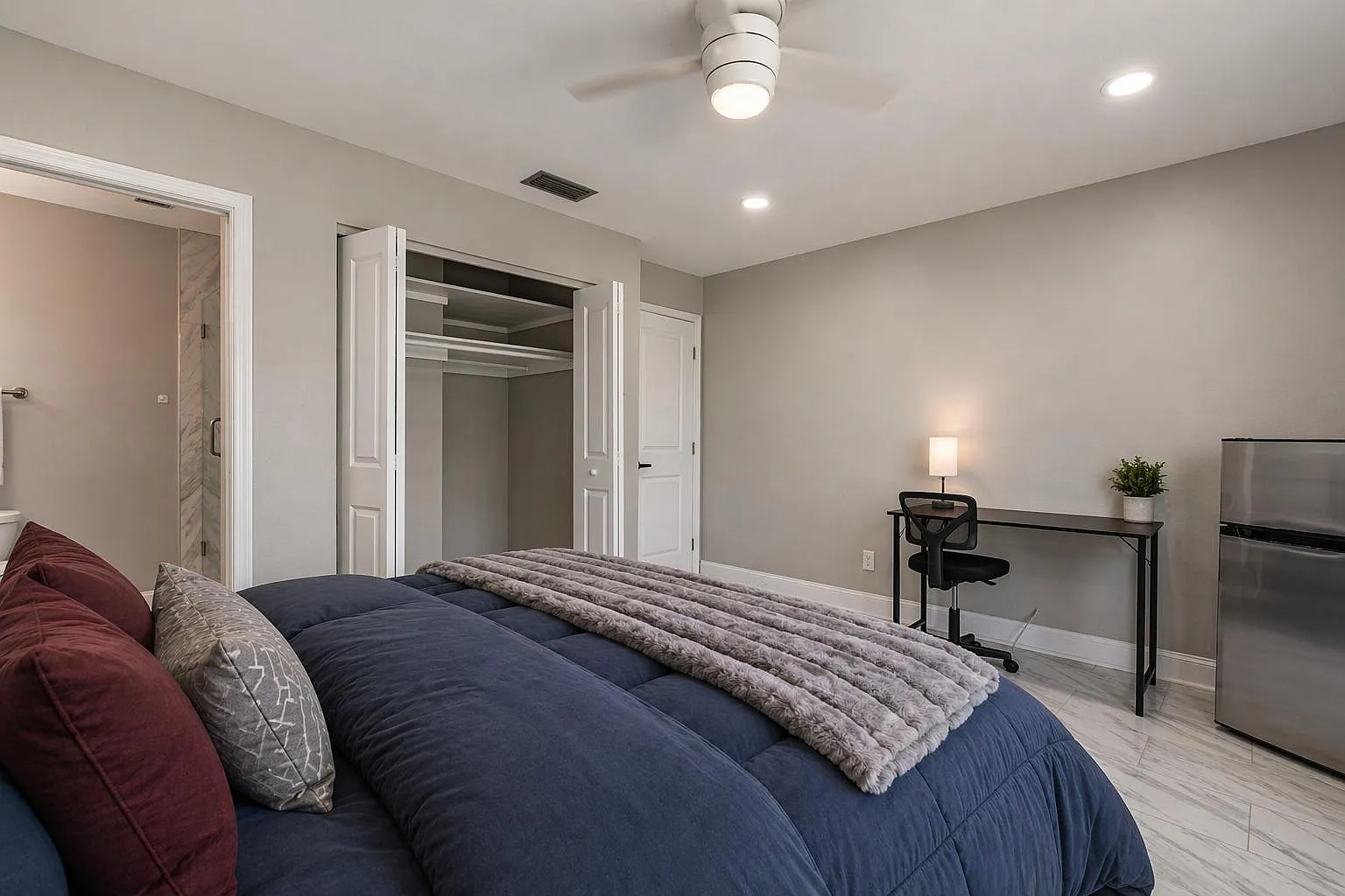 4 bed, 6.0 bath, 1481 sqft, $1,299 — Photo 2