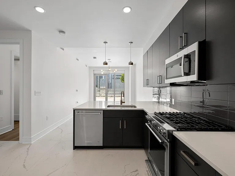 222 West Ave #1007 — Photo 2