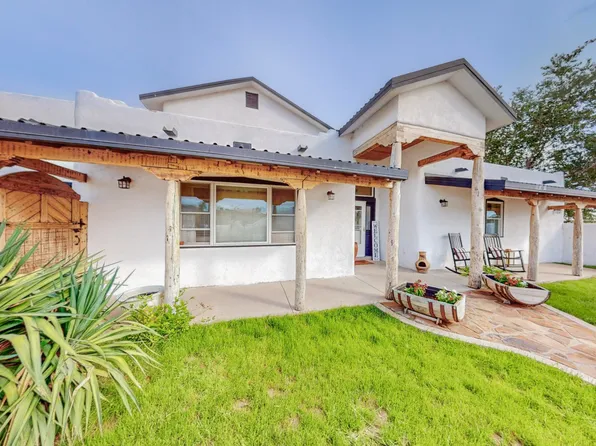 1000 Saratoga Dr NE, Rio Rancho, NM 87144
