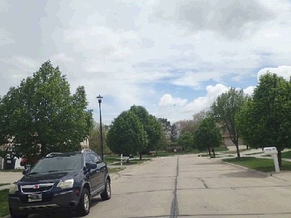 Exterior Neighborhood (street photo)