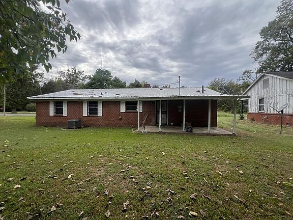 4th image of 511 Levee St