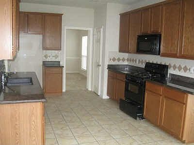 4th image of 21527 Cozy Hollow Ln