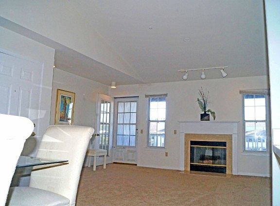 4th image of 2208 Waters Edge Dr