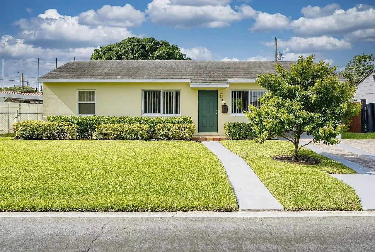 3 bed, 988 sqft, $2,750 — Photo 3