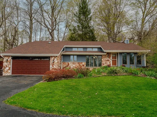 S86W24960 Stonehill DRIVE, Mukwonago, WI 53149