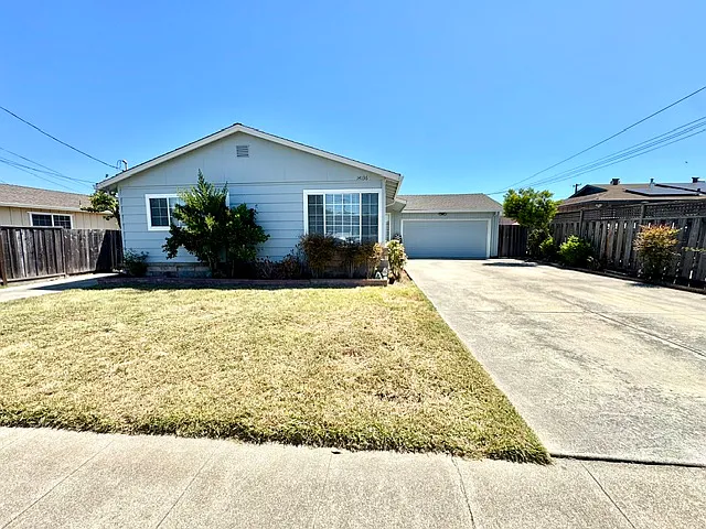 14136 Nassau Rd — Photo 3