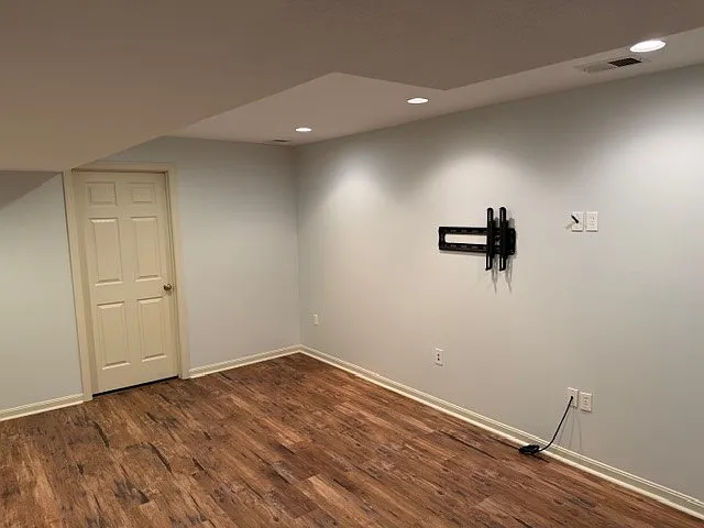 941 Montclair Dr — Photo 22