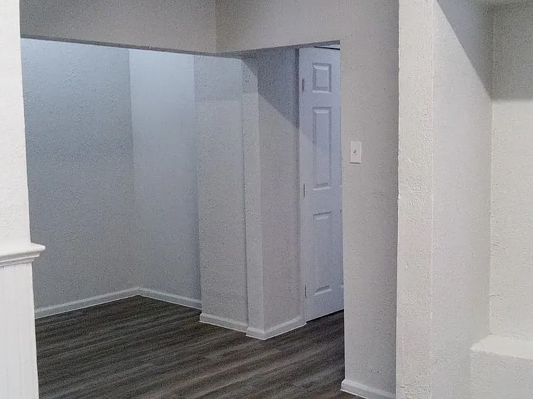 204 S Hackberry St #A — Photo 11