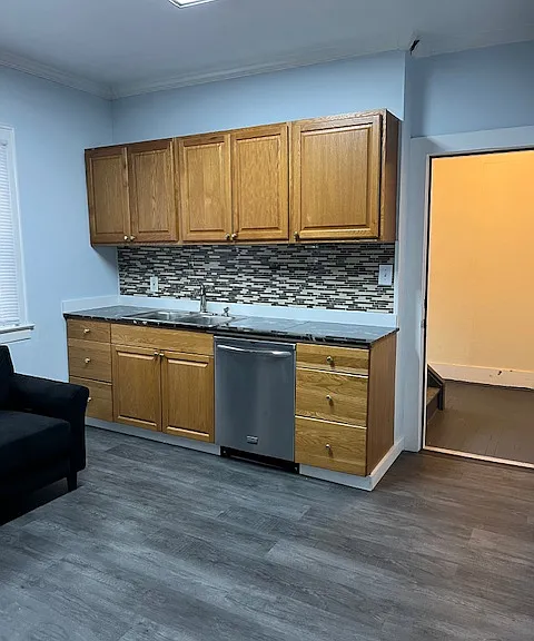 301 Maple St #ST2 — Photo 6