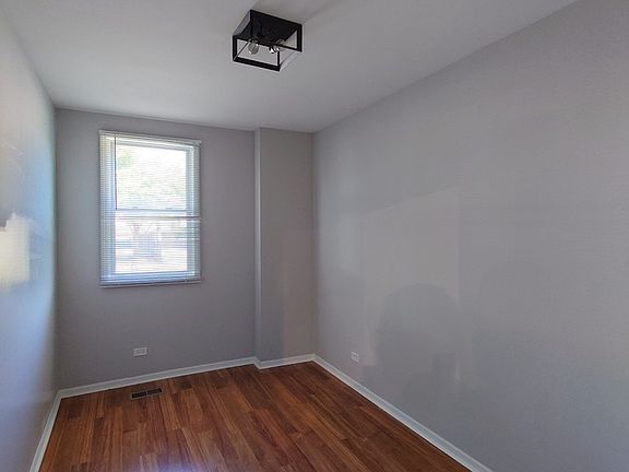 5th image of 3327 S Archer Ave #1RB