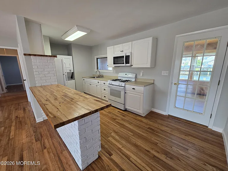 106 E Granada Dr — Photo 8